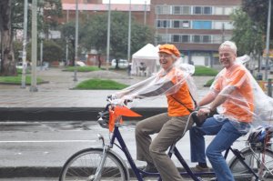 Marion S. Kappeyne van de Coppello en la ciclovía naranja