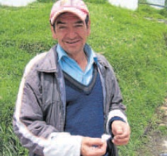 Víctor Díaz ha prendido mechas de tejo para espantar el vendaval de Chapinero.