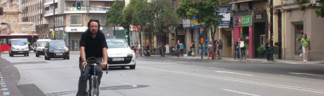 Ciclista en el centro de Zaragoza