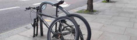 Bicicleta parqueada en Londres