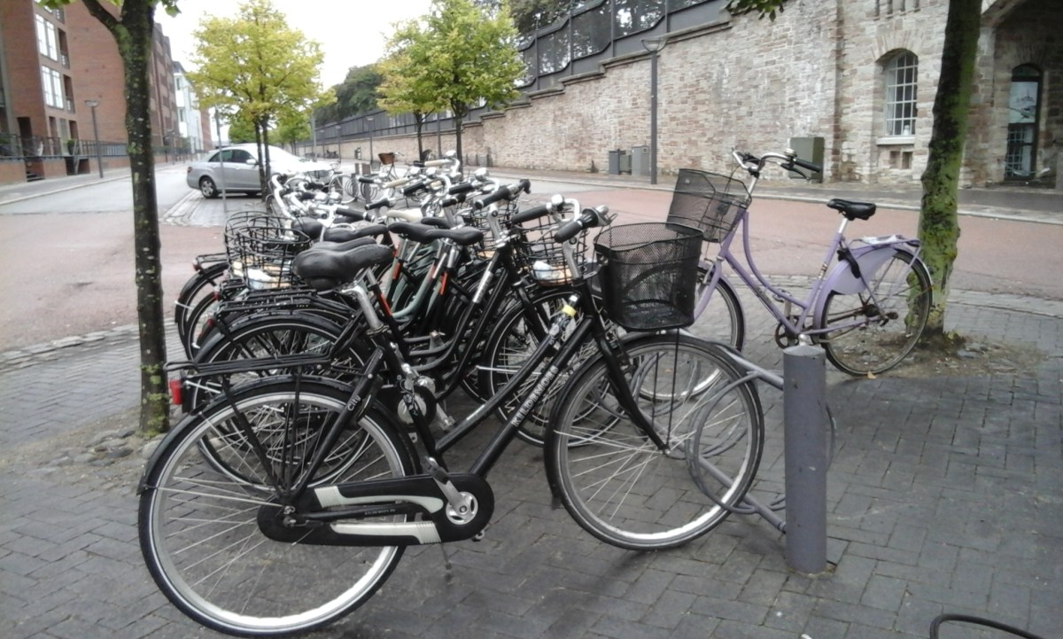 Parqueadero de bicicletas lleno