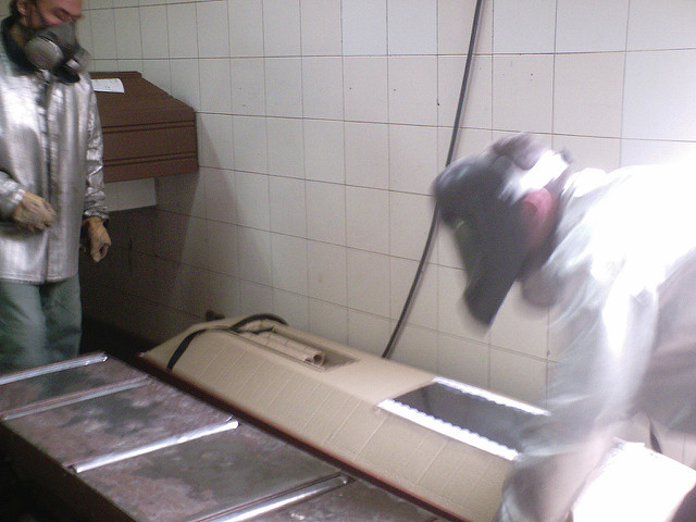 Hombres trabajando en los hornos