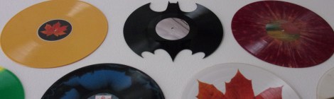 Discos de colección de GZ Media: uno es la silueta de un murciélago